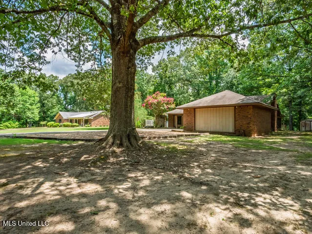 $265,000 | 209 Musgrove Road, Batesville, MS 38606