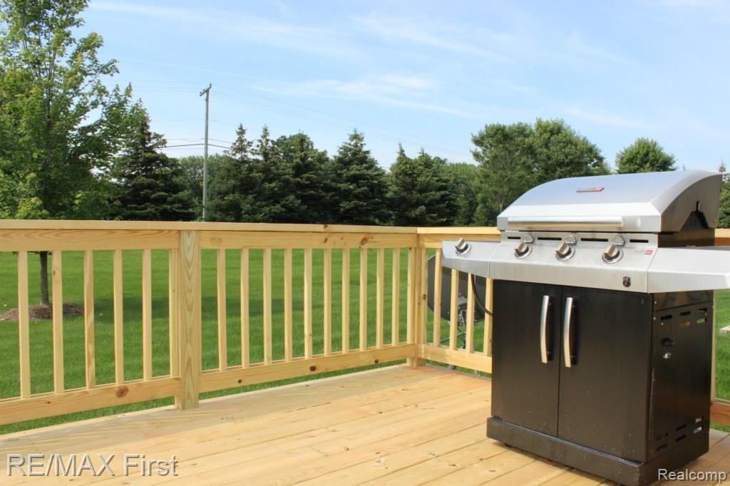 26036 Mariners Point New Baltimore, MI 48051 - Photo 11 of 57 IMG_7053.jpg