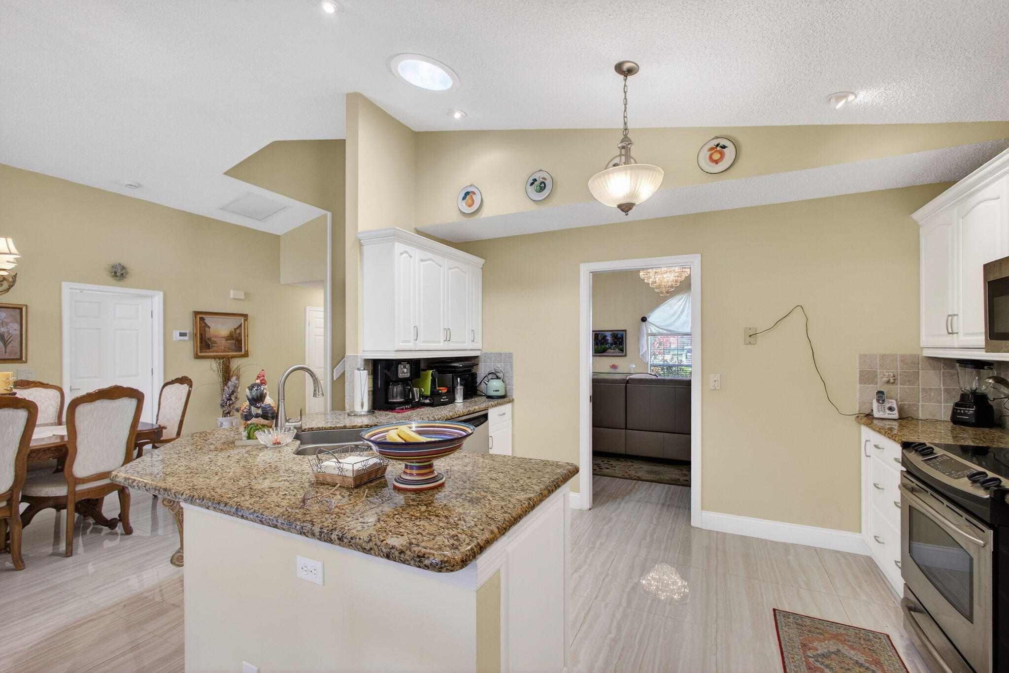 151 St Michaels Court Jupiter, FL 33458 - Photo 12 of 62 Breakfast Bar