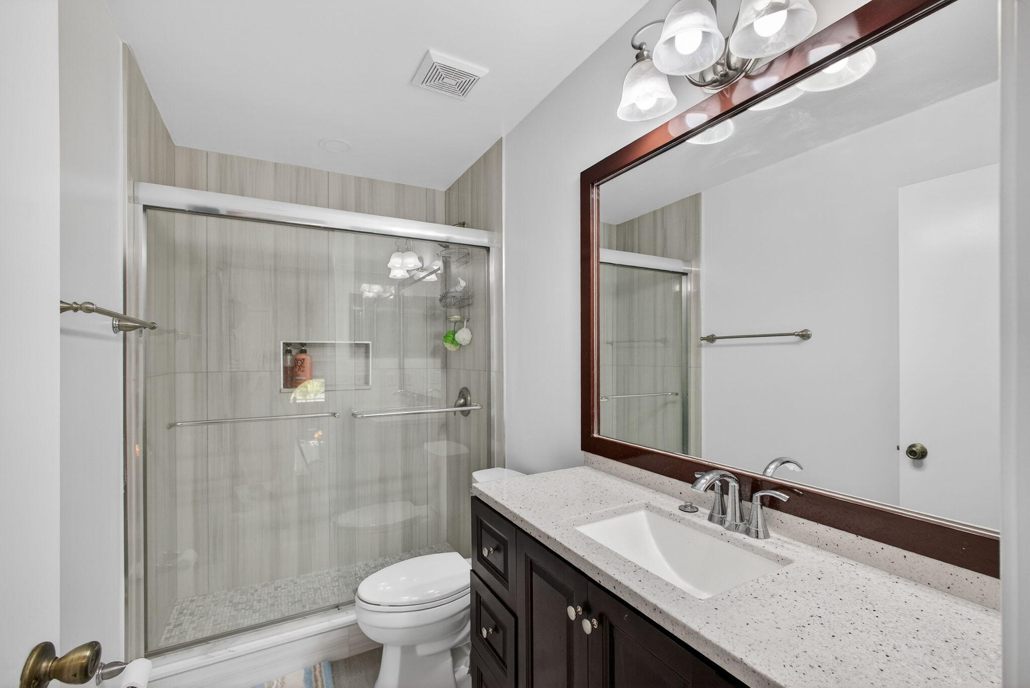 151 St Michaels Court Jupiter, FL 33458 - Photo 34 of 62 Upstairs Bathroom