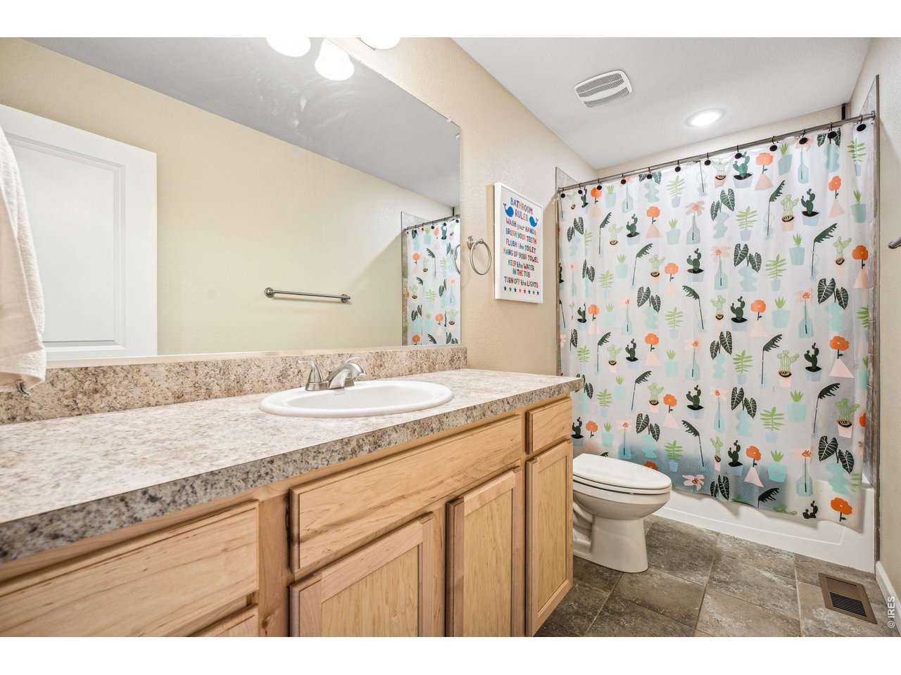 376 Country Road Berthoud, CO 80513 - Photo 25 of 33 Secondary Full bathroom