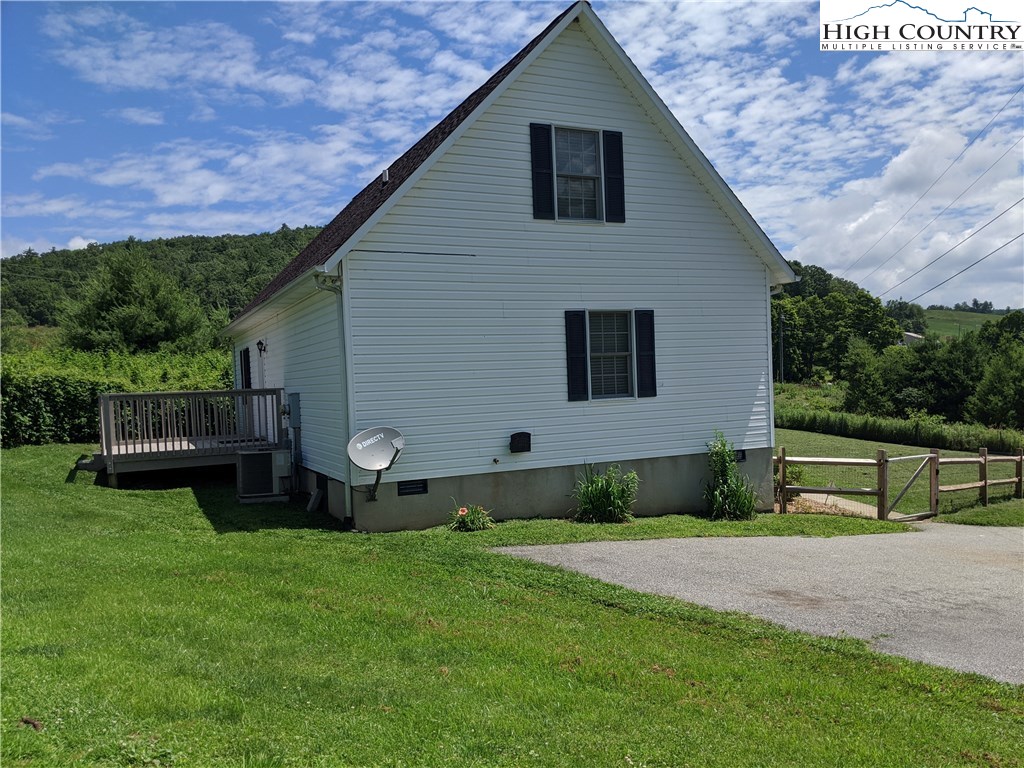 131 Access Road Deep Gap, NC 28618 - Photo 22 of 23