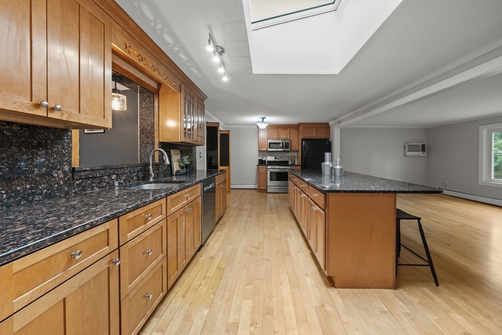 24 Prospect Avenue Saugus, MA 01906 - Photo 12 of 40