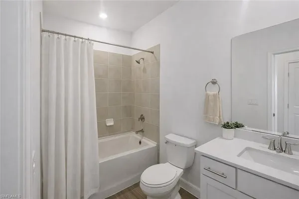 $3,195 | 19394 Hinkley Drive, Estero, FL 33928