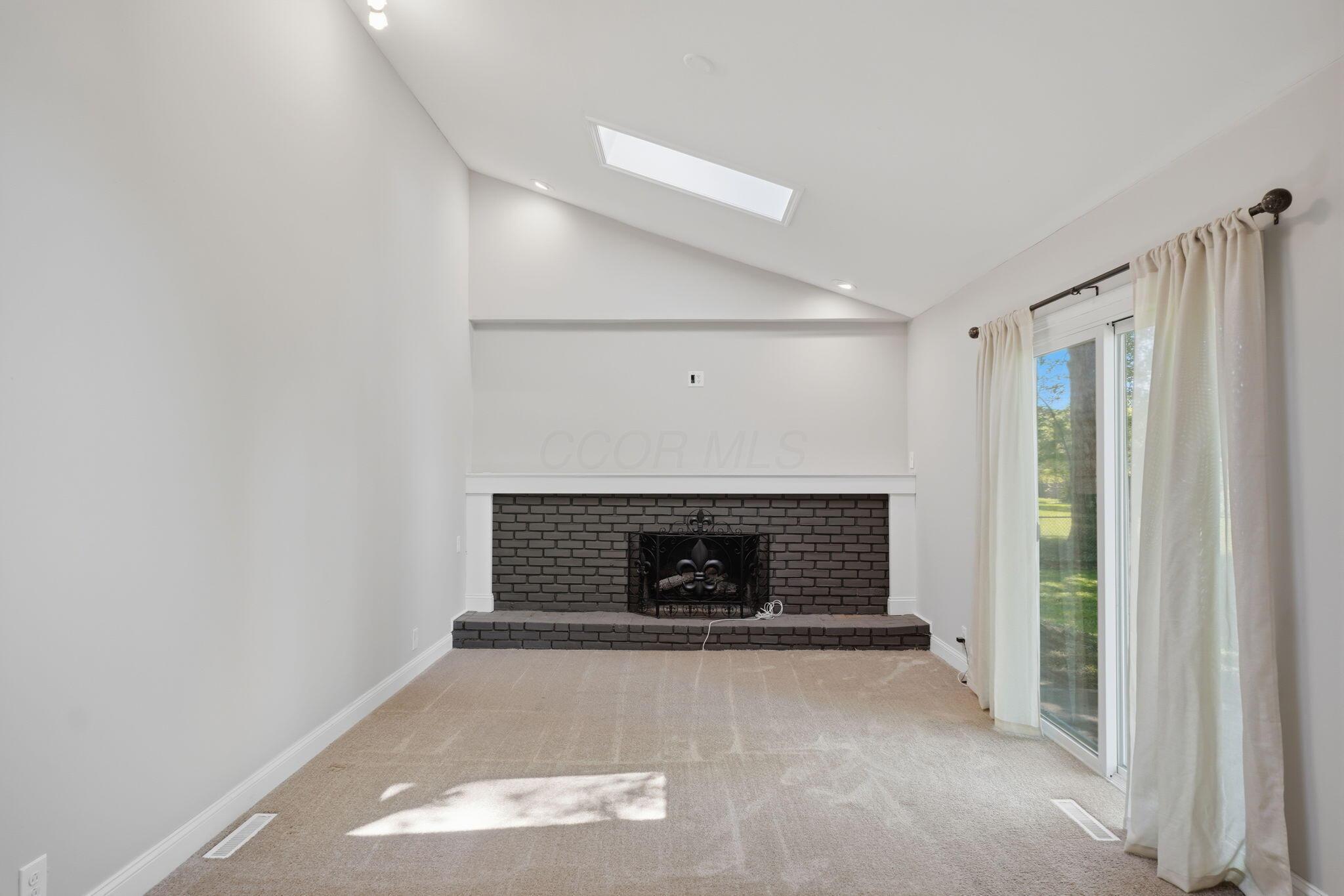 2547 McCutcheon Road Columbus, OH 43219 - Photo 15 of 55 family room