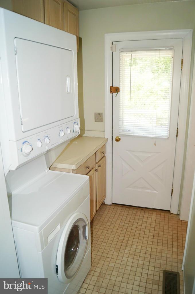 8552 Frederick Road Ellicott City, MD 21043 - Photo 15 of 17 Interior (General)