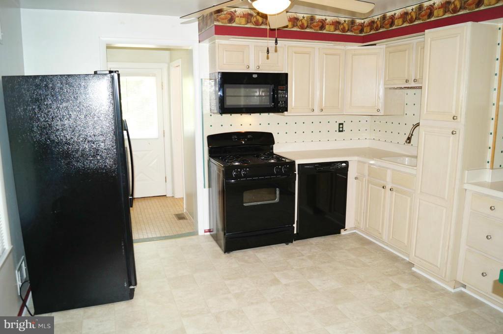 8552 Frederick Road Ellicott City, MD 21043 - Photo 9 of 17 Kitchen