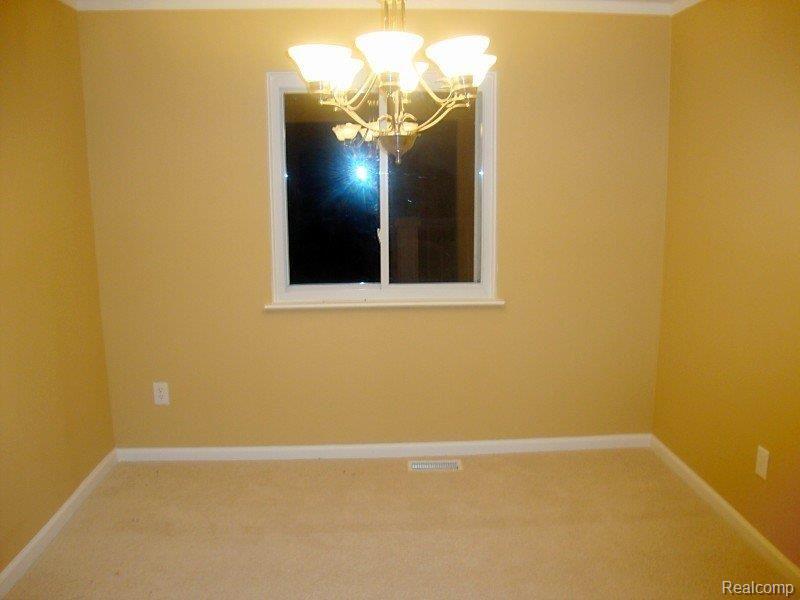 29982 Rambling Road Southfield, MI 48076 - Photo 7 of 13 8