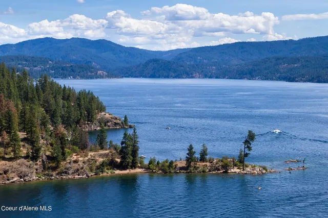 $6,900,000 | 2051 South Island Green Drive, Coeur D'Alene, ID 83814