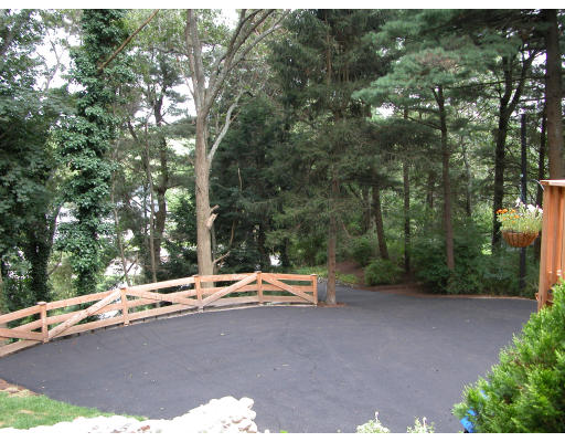 211 Dover Road Westwood, MA 02090 - Photo 4 of 16 Gallery Image 4