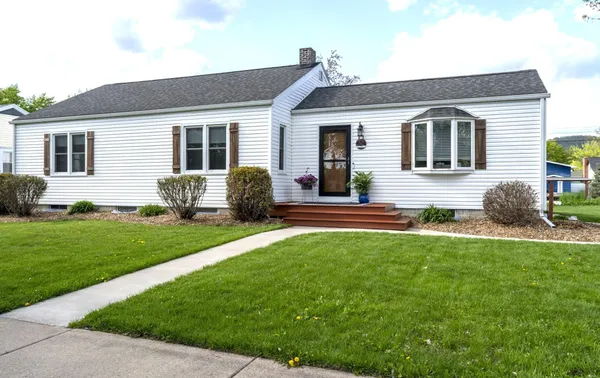 $349,900 | 524 South 2nd Street, La Crescent, MN 55947