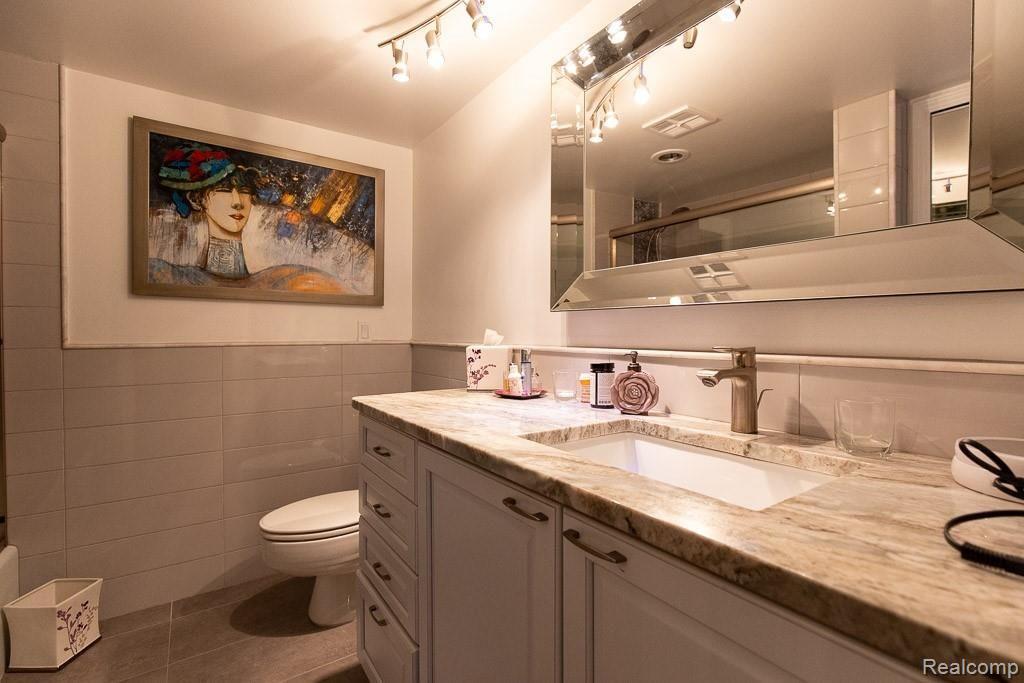 31775 Ridgeside Drive, Unit 22 Farmington Hills, MI 48334 - Photo 27 of 44