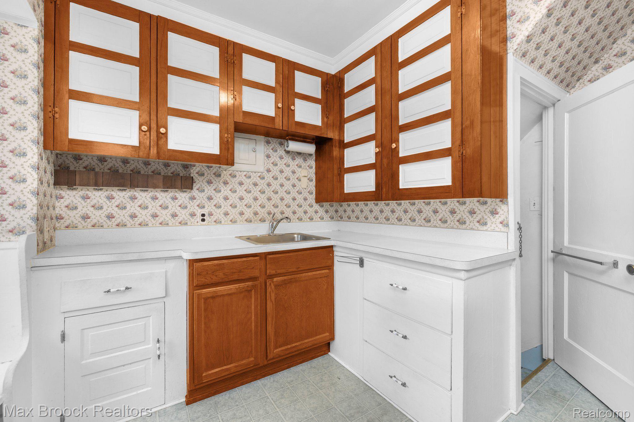 37 Hanover Road Pleasant Ridge, MI 48069 - Photo 15 of 41 Kitchen