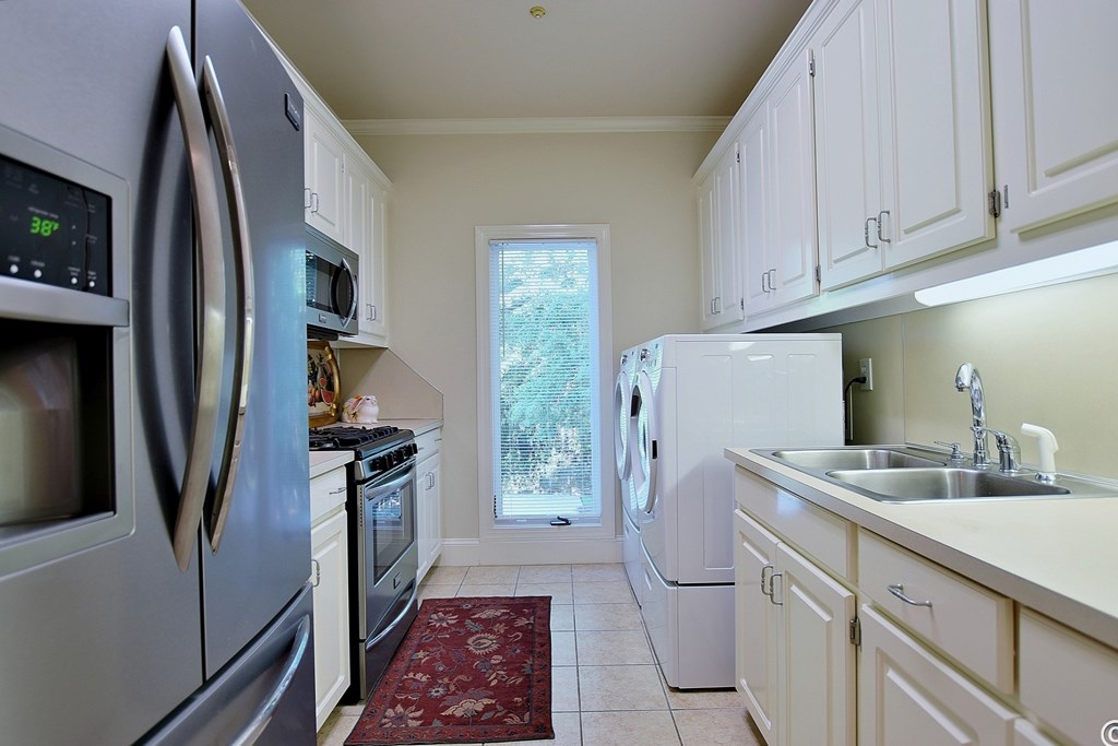 6969 Gaines Ridge Road Columbus, GA 31904 - Photo 15 of 27 LAUNDRY ROOM
