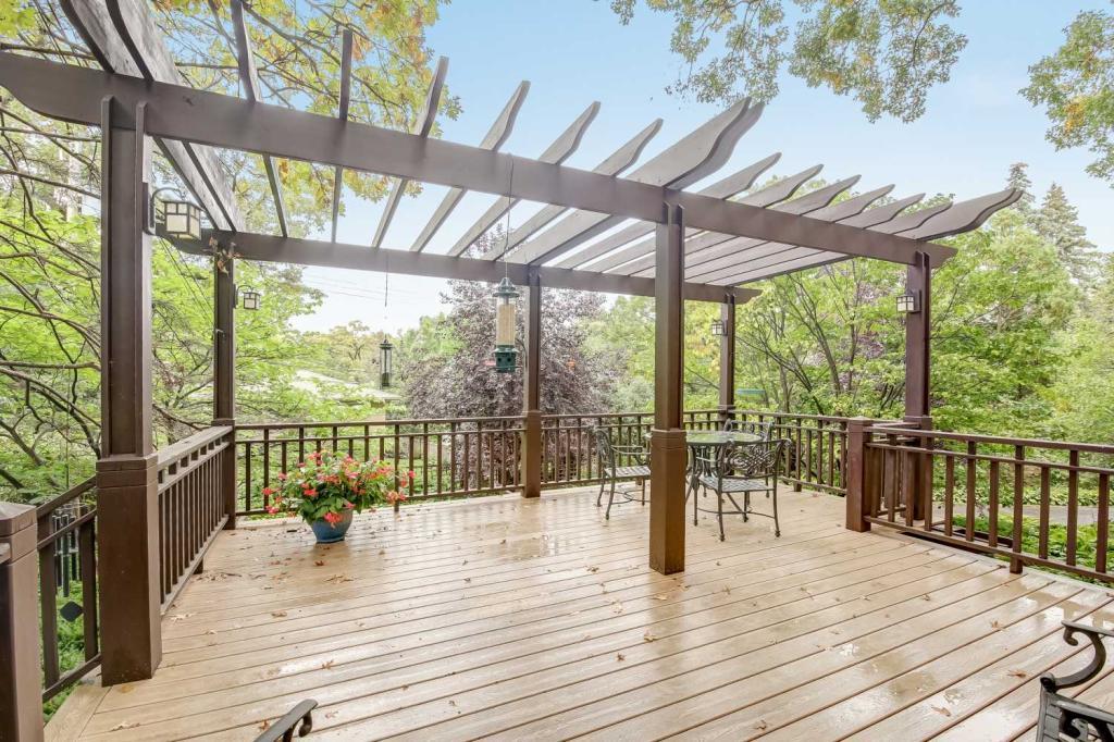133 Hawthorne Road Hopkins, MN 55343 - Photo 13 of 26