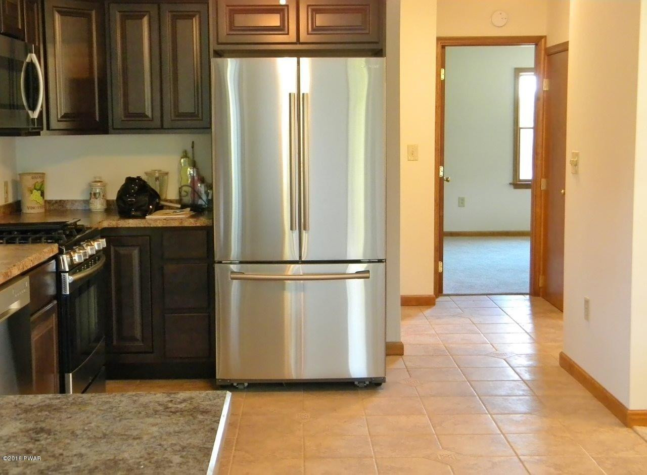 106 Hoadleys Road Hawley, PA 18428 - Photo 10 of 33 8-kitchen
