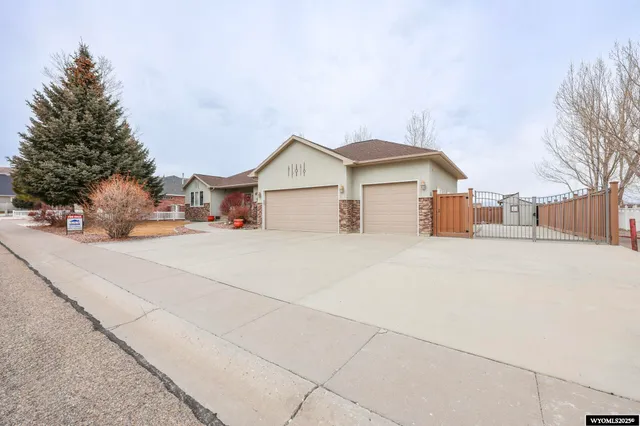 $639,900 | 3001 Driftwood Lane, Rock Springs, WY 82901