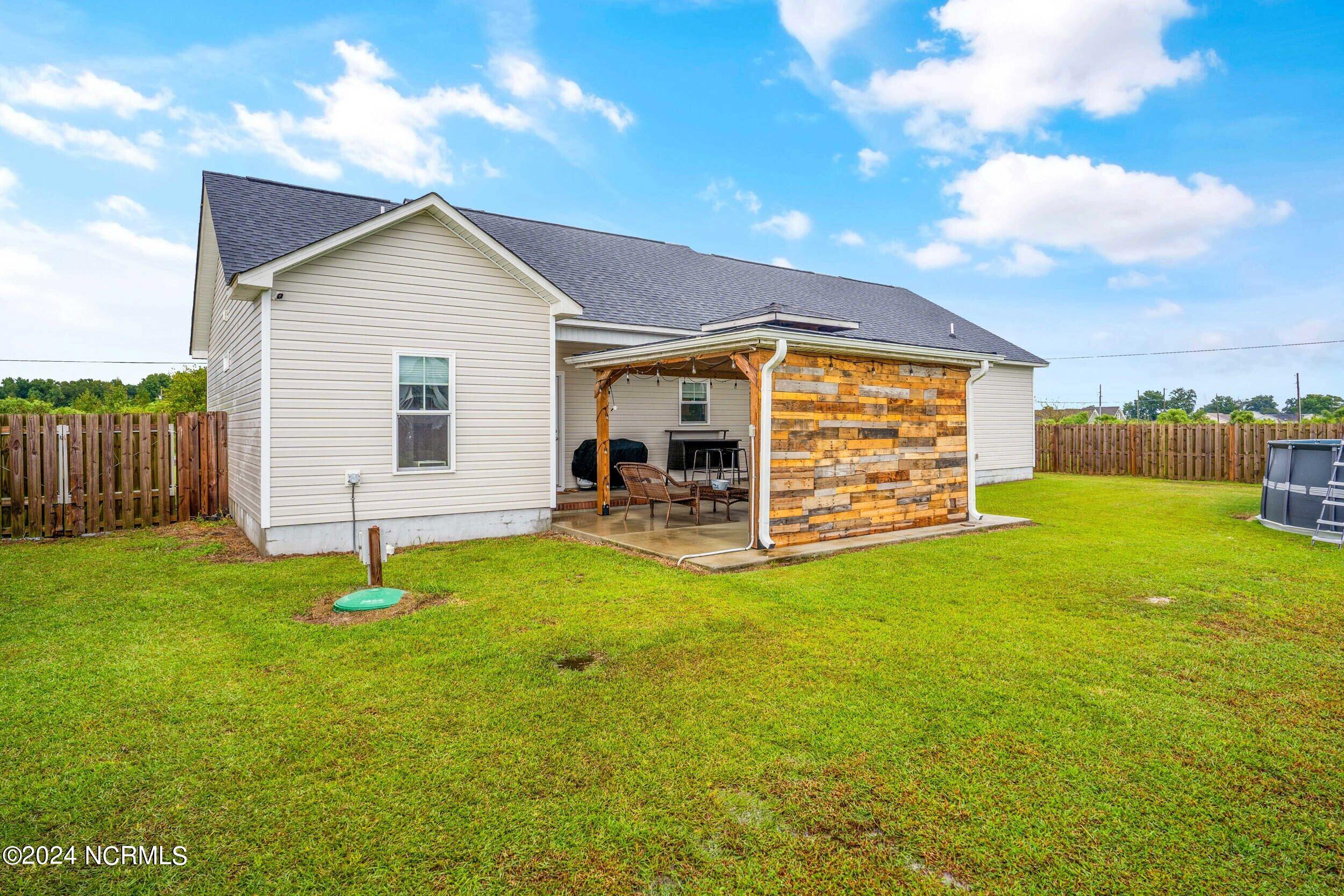 235 Gregory Fork Road Richlands, NC 28574 - Photo 29 of 41 235gregoryforks_00029