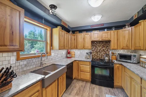 $799,900 | 34225 North Arlington Lane, Deer Park, WA 99006
