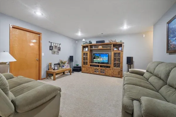 $799,900 | 34225 North Arlington Lane, Deer Park, WA 99006