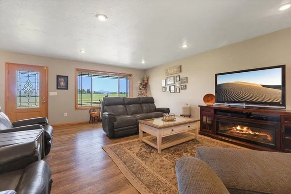 $799,900 | 34225 North Arlington Lane, Deer Park, WA 99006