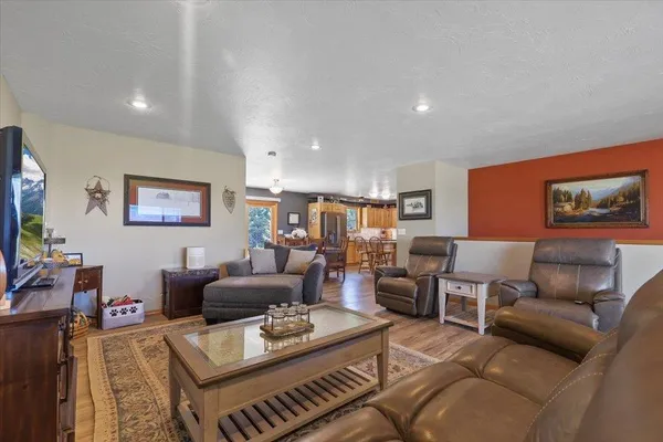 $799,900 | 34225 North Arlington Lane, Deer Park, WA 99006
