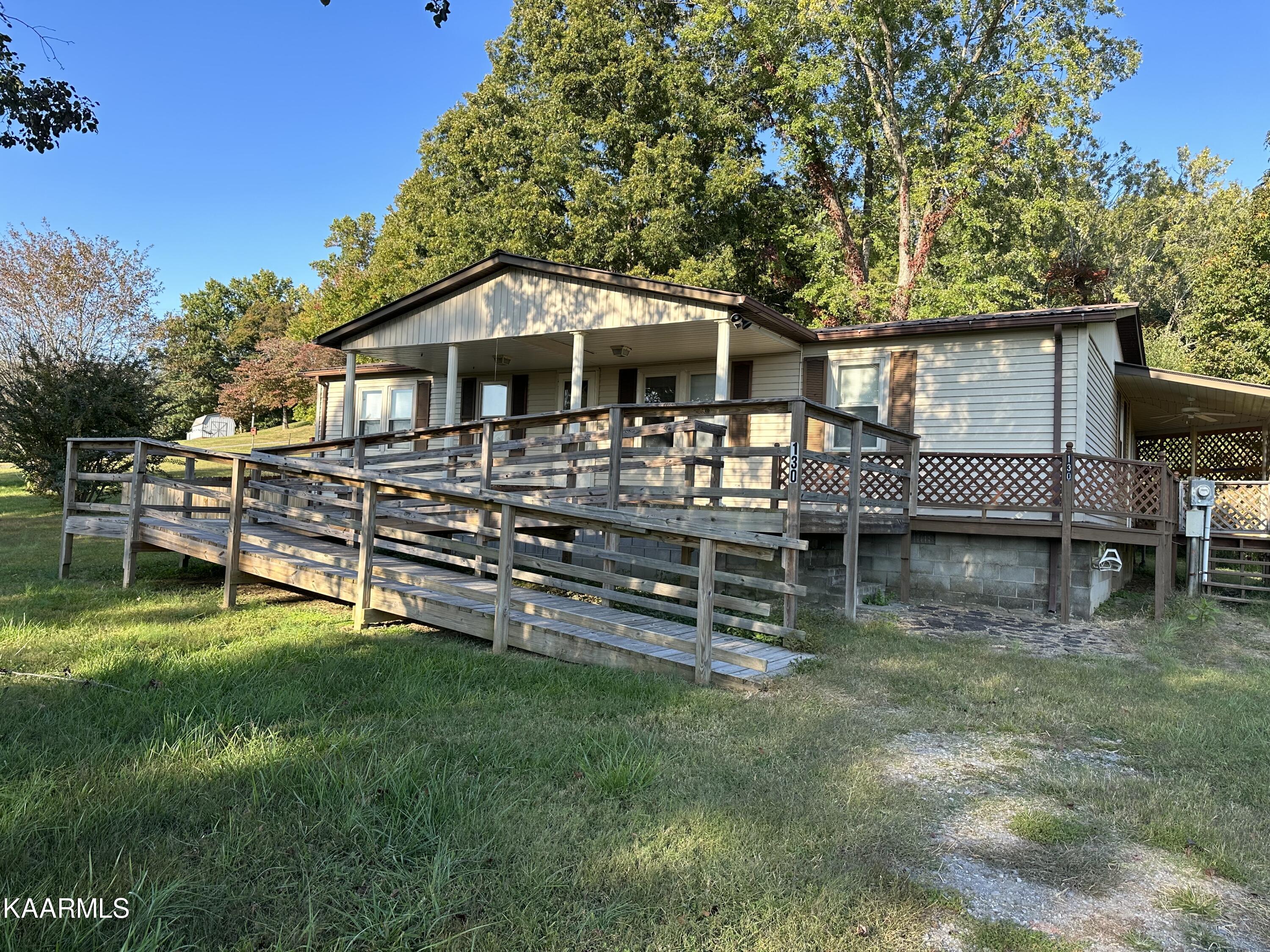 130 Beauty Box Road Oliver Springs, TN 37840 - Photo 2 of 27 IMG_6848