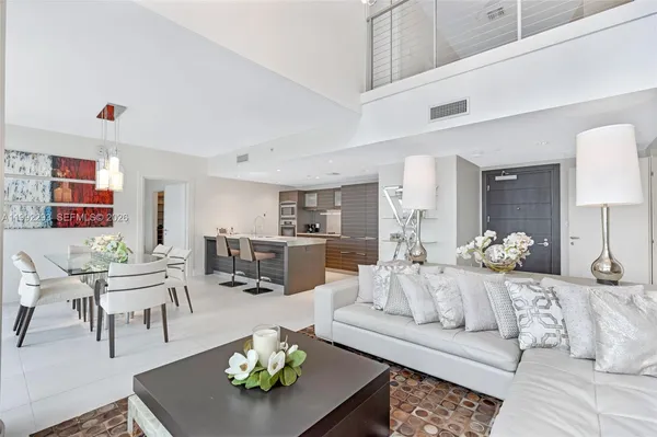 $9,500 | 200 Biscayne Blvd Way, Unit 504, Miami, FL 33131