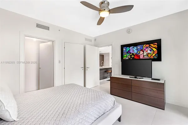 $9,500 | 200 Biscayne Blvd Way, Unit 504, Miami, FL 33131