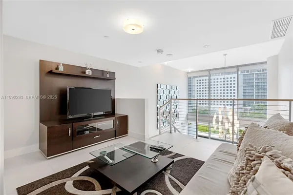 $9,500 | 200 Biscayne Blvd Way, Unit 504, Miami, FL 33131