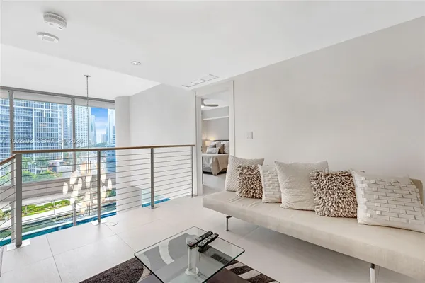 $9,500 | 200 Biscayne Blvd Way, Unit 504, Miami, FL 33131