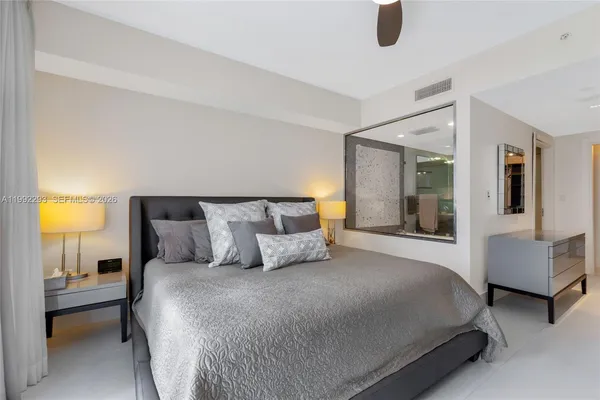 $9,500 | 200 Biscayne Blvd Way, Unit 504, Miami, FL 33131