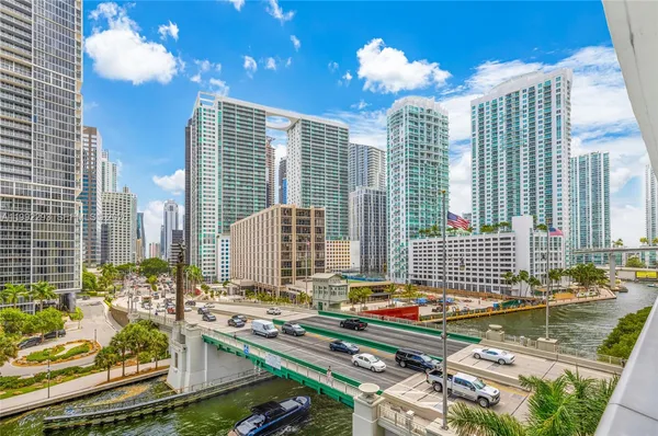$9,500 | 200 Biscayne Blvd Way, Unit 504, Miami, FL 33131