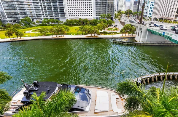 $9,500 | 200 Biscayne Blvd Way, Unit 504, Miami, FL 33131