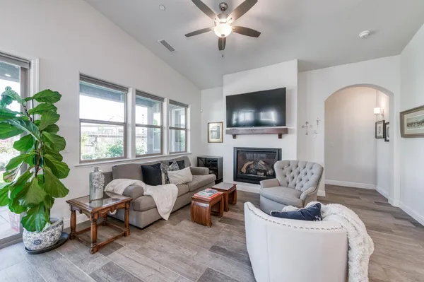 $729,000 | 2723 Vermont Avenue, Clovis, CA 93619