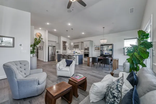 $729,000 | 2723 Vermont Avenue, Clovis, CA 93619