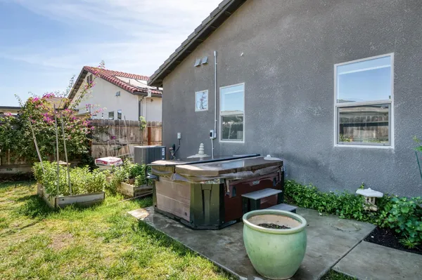 $729,000 | 2723 Vermont Avenue, Clovis, CA 93619