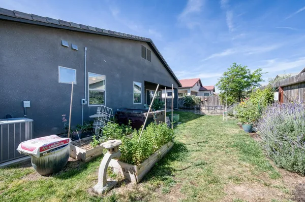 $729,000 | 2723 Vermont Avenue, Clovis, CA 93619