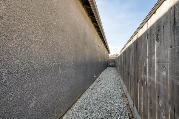 $729,000 | 2723 Vermont Avenue, Clovis, CA 93619