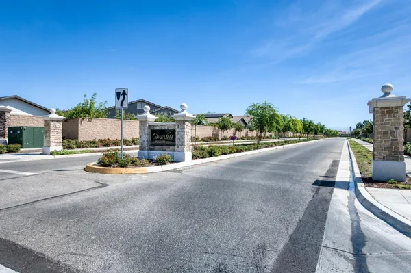 $729,000 | 2723 Vermont Avenue, Clovis, CA 93619