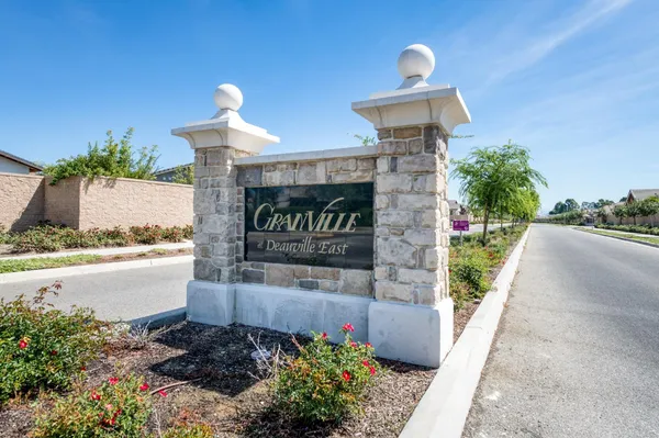 $729,000 | 2723 Vermont Avenue, Clovis, CA 93619