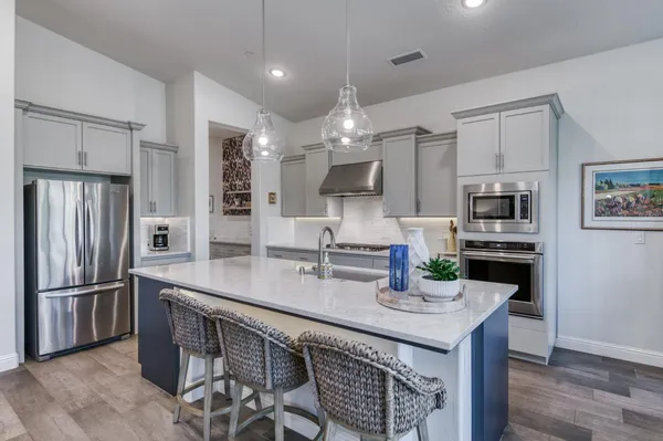 $729,000 | 2723 Vermont Avenue, Clovis, CA 93619