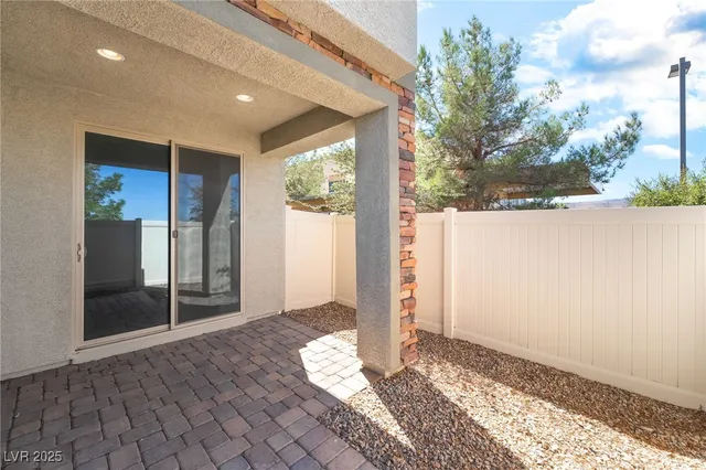 $2,350 | 6111 Scarlet Leaf Street, Las Vegas, NV 89148