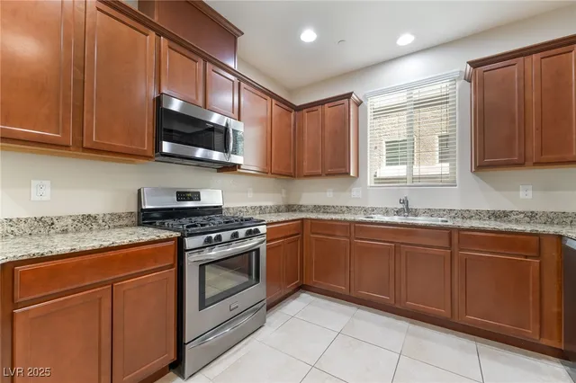$2,350 | 6111 Scarlet Leaf Street, Las Vegas, NV 89148