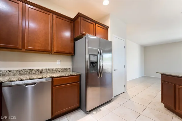 $2,350 | 6111 Scarlet Leaf Street, Las Vegas, NV 89148