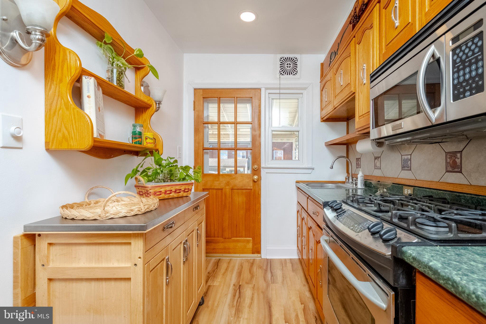 839 Arncliffe Road Essex, MD 21221 - Photo 7 of 25 Kitchen