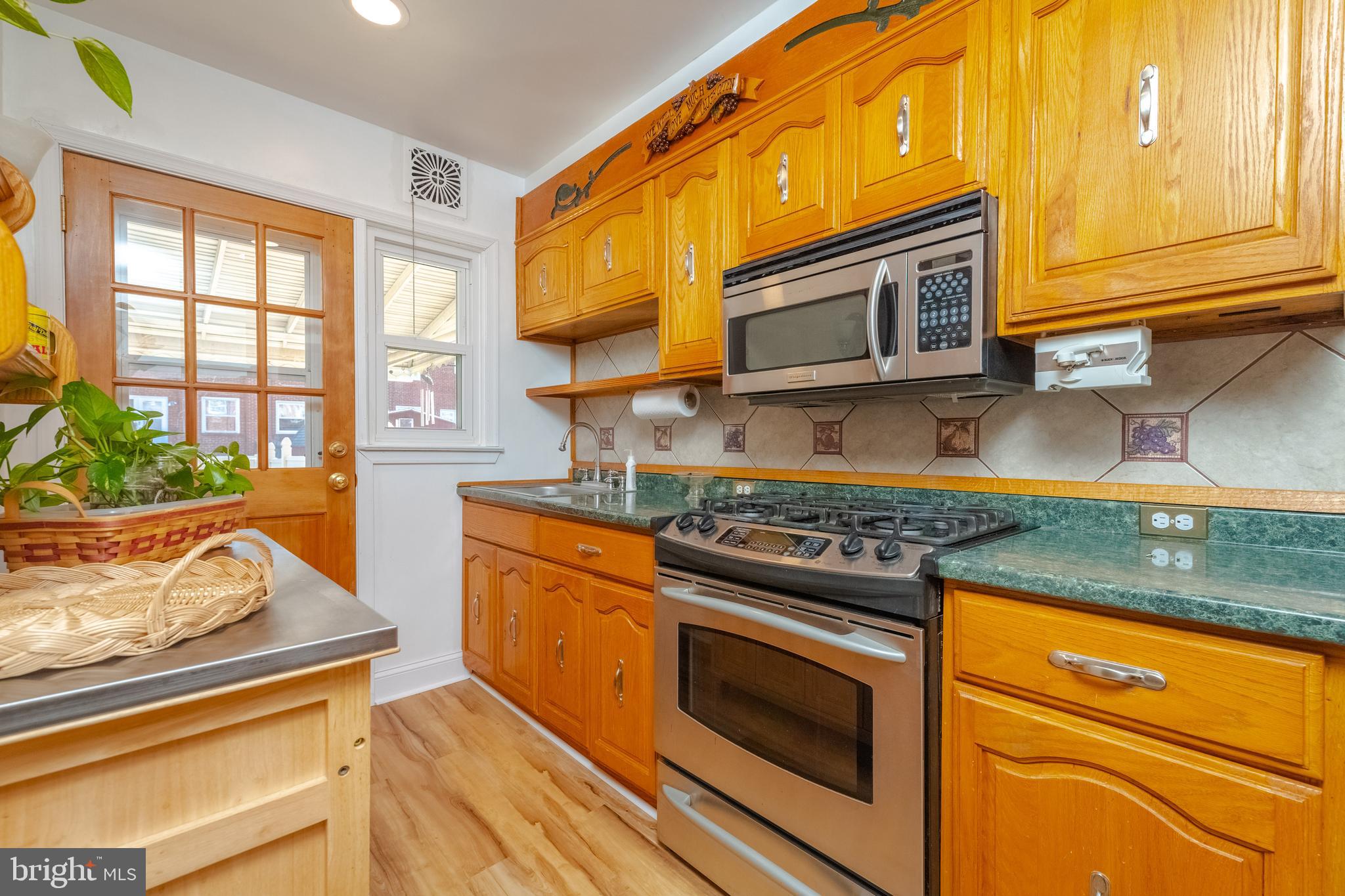 839 Arncliffe Road Essex, MD 21221 - Photo 8 of 25 Kitchen