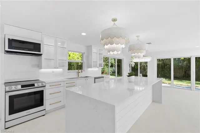 $344,900 | 17 Knights Bridge Road, Naples, FL 34112