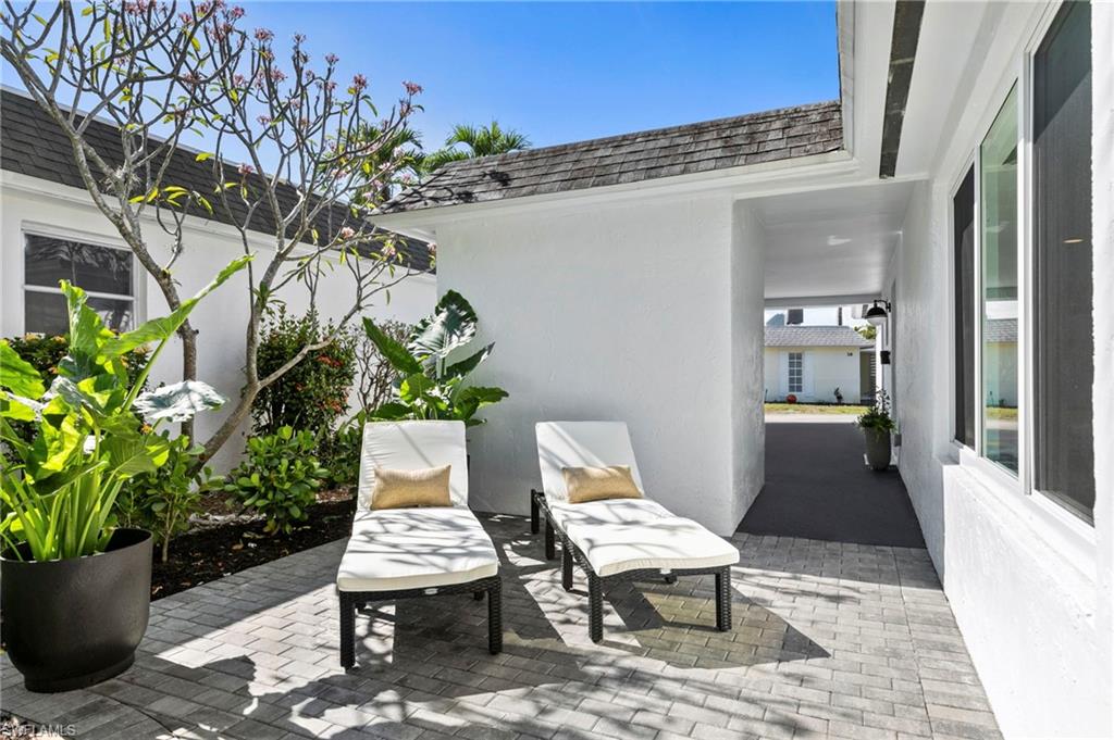 17 Knights Bridge Road Naples, FL 34112 - Photo 4 of 18