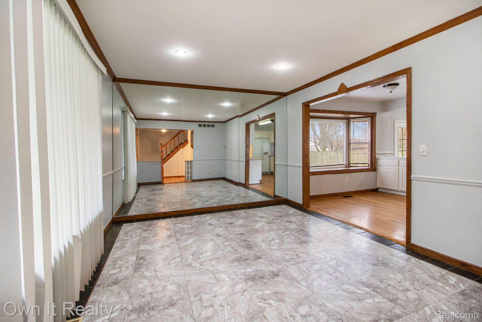 528 Buckingham Road Canton, MI 48188 - Photo 4 of 28 Gallery Image 4
